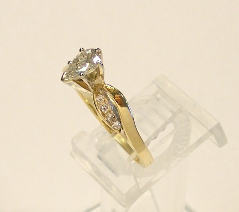   GOLD .68cttw PEAR SHAPED DIAMOND ENGAGEMENT RING w accents *  